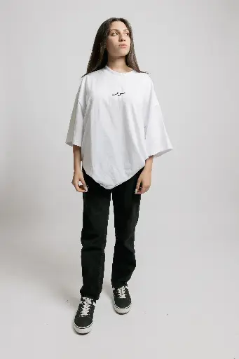 Oversize white T-shirt